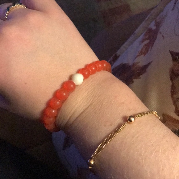 Limited Edition (Red) x Lokai Small Bracelet - Picture 5 of 5